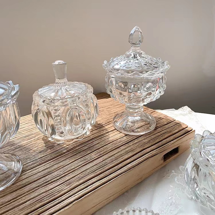 Moderne klassieke kerstglazen met helder glas theelichtkaarsenhouders met decoratieve deksels01